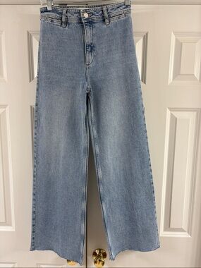 Mango MNG Catherine Culotte Jeans. Light Blue Color. Sz 36/4. Great condition!